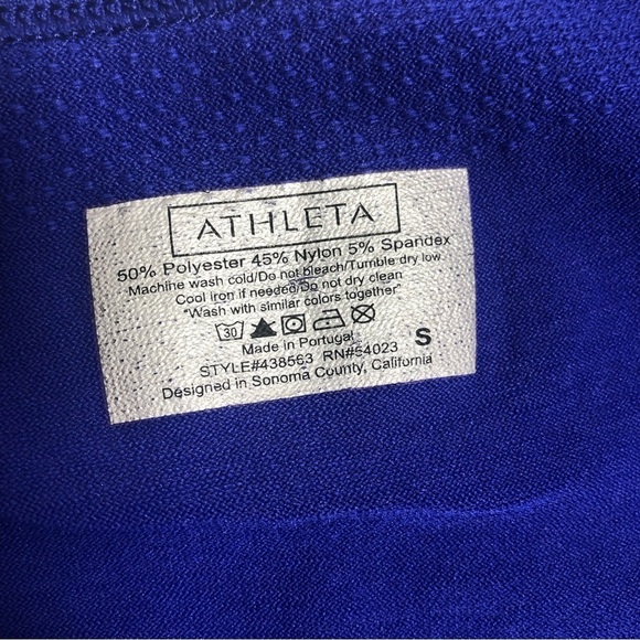 Athleta fitness top with elastic on the back and front - Picture 2 of 10